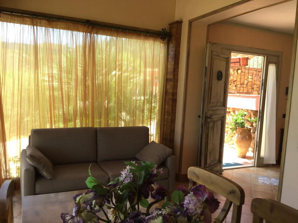Il Colle Del Rustico Bed & Breakfast อากริเจนโต ภายนอก รูปภาพ