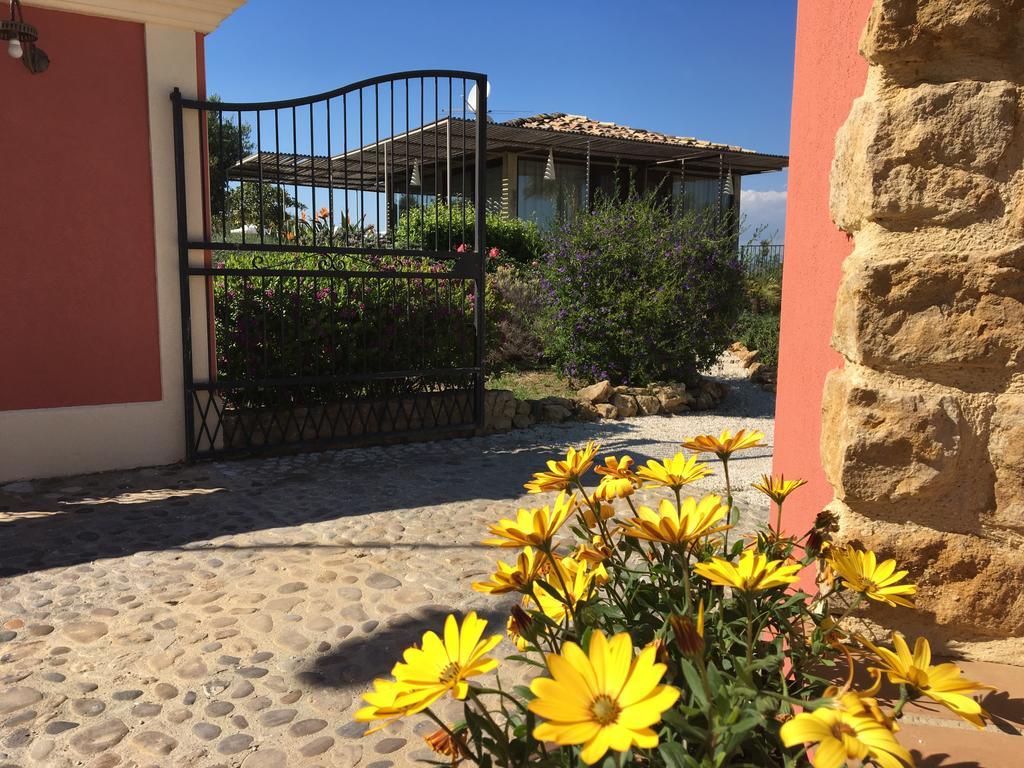 Il Colle Del Rustico Bed & Breakfast อากริเจนโต ภายนอก รูปภาพ