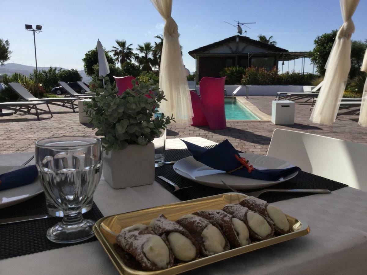Il Colle Del Rustico Bed & Breakfast อากริเจนโต ภายนอก รูปภาพ